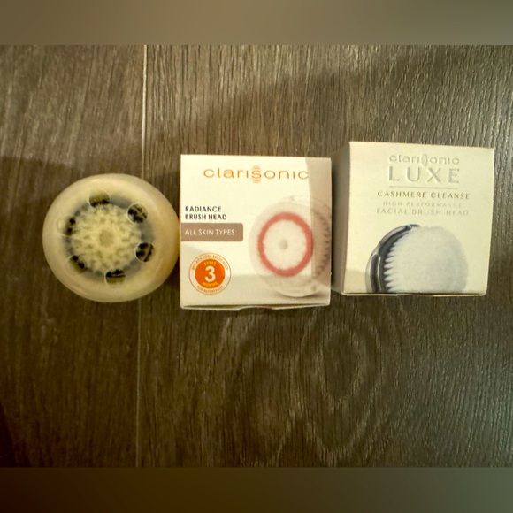 Clarisonic Brushes - Picture 1 of 4